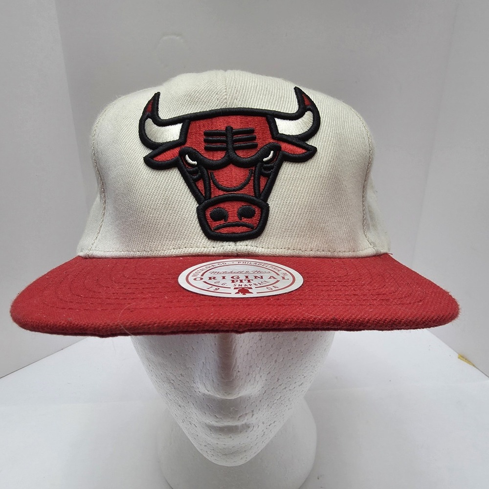 Mitchell & Ness Chicago Bulls OG Fit Snapback Hat Cream‎ Red NBA 1904 Cap